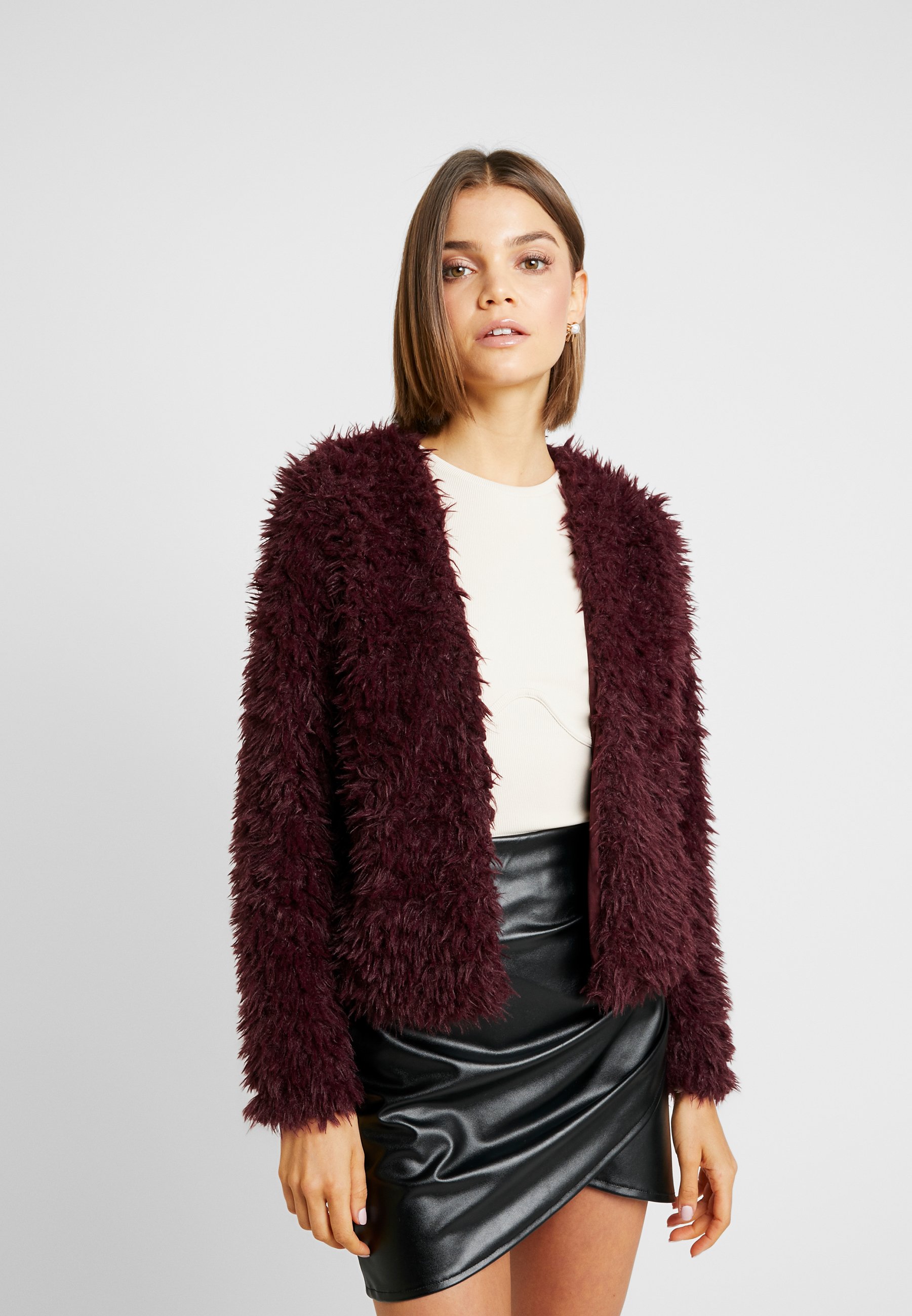 Gina Tricot WANDA JACKET Vinterjakke burgundy Zalando.no Gina Tricot WANDA JACKET Vinterjakke black Zalando.no