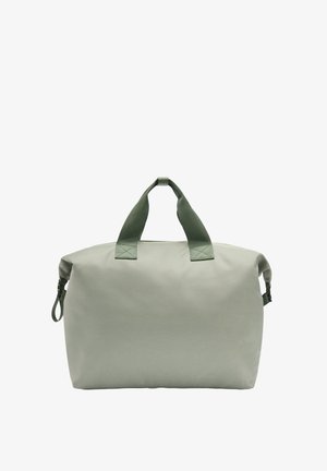 Jasnoszara miękka torba podróżna z szerokimi oliwkowozielonymi uchwytami i zamkiem błyskawicznym na białym tle.