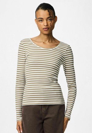 Top a maniche lunghe in tessuto a coste con righe orizzontali beige e bianche, scollatura a barca e vestibilità slim.