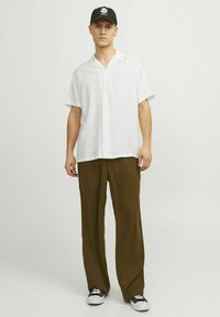 Jack & Jones HAWAII - Camisa - cloud dancer