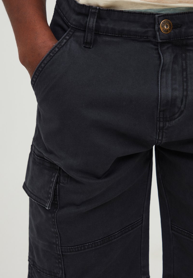 Herren Skinny Fit | INDICODE JEANS IDBROM Jeans Shorts black/schwarz - KB91037 Herren Skinny Fit | INDICODE JEANS IDBROM Jeans Shorts black/schwarz - KB91037