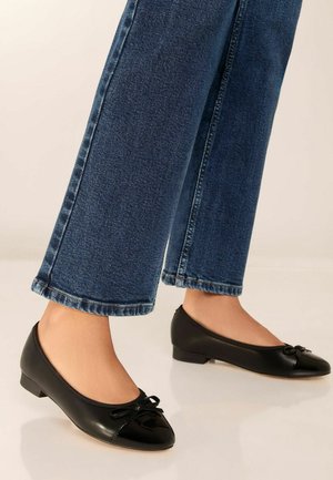 WIDE FIT TOE CAP - Balerinke - black