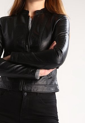 Kurtka ze skóry ekologicznej