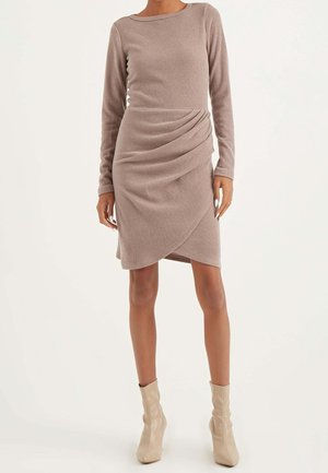 Robe pull - light brown