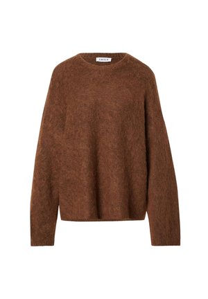 Bruine, fuzzy, lange mouwen crewneck sweater met een relaxed fit en geribbelde manchetten, weergegeven op een witte achtergrond.