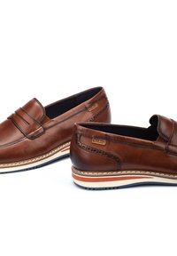 Pikolinos AVILA - Zakelijke loafers - cuero