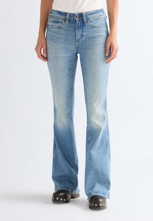 - Jeansy Bootcut