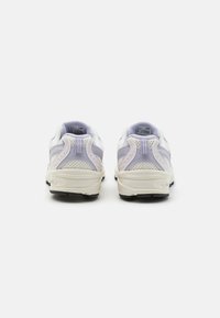 New Balance 530 - Baskets basses - beige/white/rosa