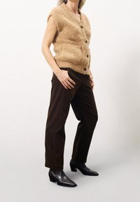 FRNCH Väst - light brown