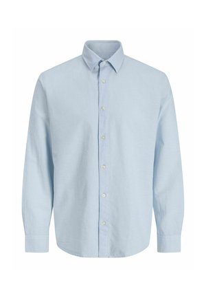 Lys blå langermet skjorte med knapper foran, spiss krage og hvite knapper, vist på hvit bakgrunn.