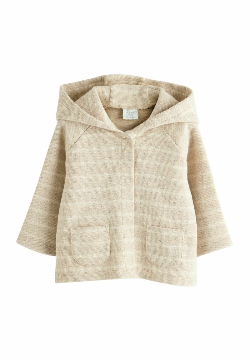 Cardigan bébé beige en tricot avec capuche, boutons-pression sur le devant, manches longues et deux poches avant.