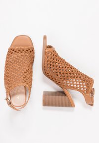ALDO Sandali con tacco - cognac