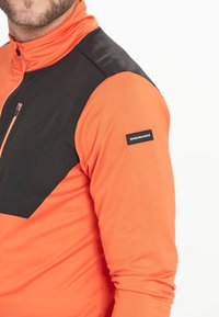 Endurance MIDLAYER - Langarmshirt - flame