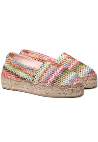 Espadrillas colorate intrecciate con un motivo misto di fili rosa, verdi e blu, dotate di una suola in juta naturale e un morbido rivestimento interno.