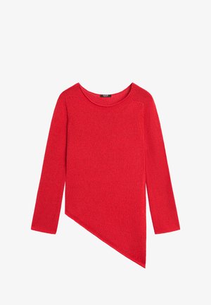 Rød strikket sweater med lange ærmer, rund halsudskæring og asymmetrisk spids kant på den ene side.