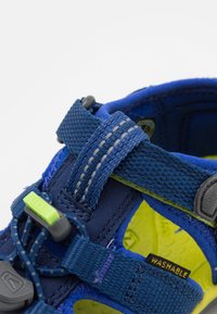 Keen SEACAMP II CNX CHILDREN UNISEX - Pārgājienu sandales - blue depths/chartreuse