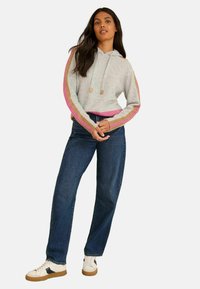 Wybrany, grey multi lurex stripe