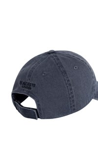 Mörkblå basebollkeps av bomull. Har ett broderat "HACKETT LONDON"-logotyp, justerbar rem och en rundad krön med ventilationshål.