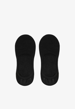 Pár fekete, alacsony szabású, láthatatlan zokni, fehér háttéren, laposan elhelyezve, amely cipőben rejtve marad.