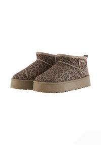 Stivaletti alla caviglia con stampa leopardata marrone, con parte superiore testurizzata e una suola spessa di colore marrone chiaro. Presentano un'etichetta sul retro per un facile indossamento.