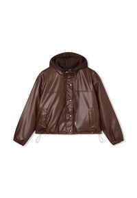 Giacca cropped in eco-pelle marrone con cappuccio, dotata di chiusura con bottoni a pressione, tasche laterali e dettagli con coulisse sull'orlo e sulle maniche.