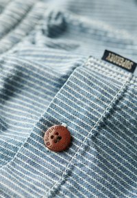 Superdry & Co BERMUDA - Shorts - washed indigo chalk stripe