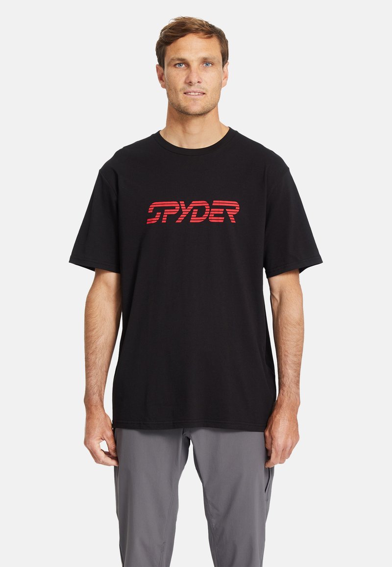 Zwarte t-shirt met korte mouwen van katoen met een rood gestreept "SPYDER" logo op de voorkant. Ronde hals en een losse pasvorm.