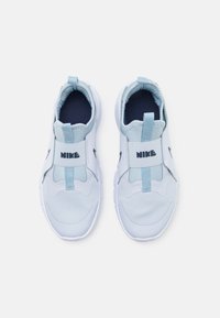 Nike Performance FLEX RUNNER 2 UNISEX - Scarpe da corsa su strada - football grey/midnight navy/light armory blue