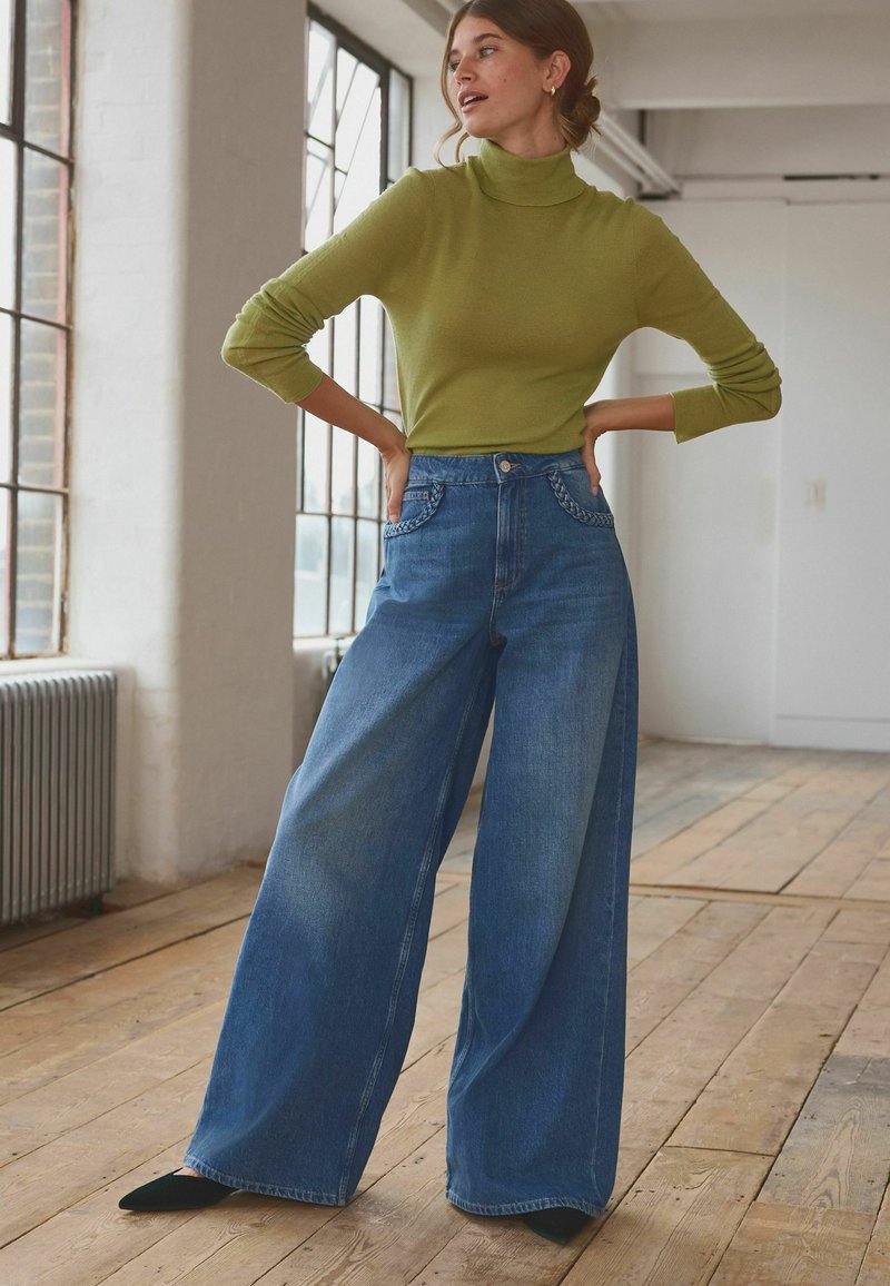 Next PLAIT DETAIL WIDE - Blugi loose fit - mid blue