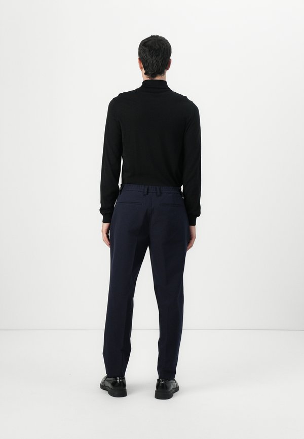 TECH HALF TROUSER - Trousers - night sky2