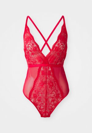 Rød blonde bodysuit med V-hals, kryssende stropper, gjennomsiktige paneler, blomstermønster og en tett belte for en kroppsnær fasong.