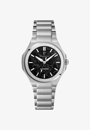 Zegarek na nadgarstek Pierre Lannier z bransoletą ze srebrnego metalu, czarną teksturowaną tarczą, białymi indeksami godzin i trzema srebrnymi wskazówkami pokazującymi godzinę 10:10:31.