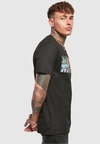 Mister Tee MARVEL LOGO CHARACTER TEE - T-shirts print - black