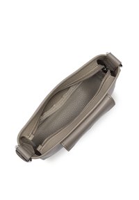 Grijze leren pouch tas met een textuur oppervlak, gladde accenten, dubbele ritssluiting en een gevoerde binnenkant met een subtiel patroon.