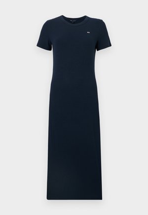 Robe maxi côtelée bleu marine avec manches courtes et col rond, dotée d'un petit logo sur la poitrine. Tissu doux et extensible.