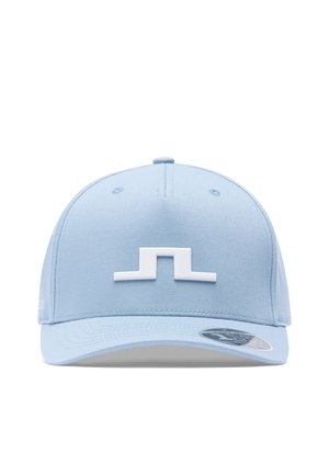 Jasnoniebieska czapka z daszkiem z wypukłym białym, geometrycznym logo umieszczonym na środku przedniego panelu, z zakrzywionym daszkiem i naklejką.