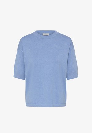 Haut en maille bleu clair à manches courtes avec un col rond. Présente une coupe ample et des poignets côtelés. Texture lisse avec un aspect légèrement chiné.