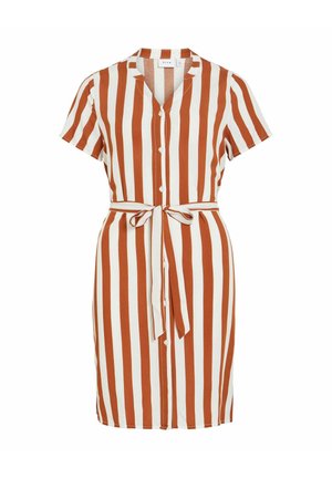 Robe boutonnée longueur genou avec manches courtes et rayures verticales rouille et blanches, dotée d'une ceinture assortie à nouer à la taille.