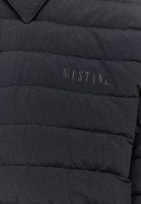 Mustang STEPP MIT LABEL - Wintermantel - schwarz