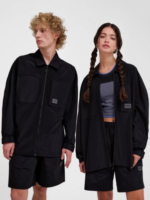 Hummel, SORONA  - Лятно яке - black