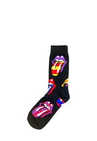 Sorte sokker med farverige grafik af læber og tunger i lilla, rød, gul og blå, med en glat stoftekstur.