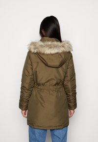 b.young - Parka Miniatura obrazu 1