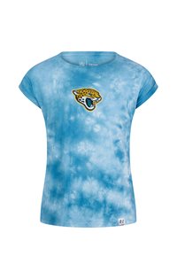 Ljusblå tie-dye t-shirt med rund hals och korta ärmar. Har en jaguar-logotyp i gult och svart på framsidan. Slät tygtextur.