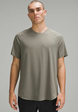 lululemon LICENSE TO TRAIN SHORT SLEEVE - Basic T-shirt - grey sage