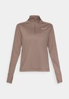 DRI-FIT PACER - Camiseta de manga larga - mink brown/reflective silver