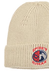 Geweven beiger beanie met een omgeslagen rand en een kleurrijke geborduurde patch met de helft van een Spider-Man gezicht en de tekst "SPIDEY HUMAN."