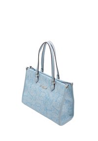 Borsa a tracolla azzurro chiaro con motivo goffrato a tema viaggio, texture in pelle liscia, doppi manici e delicato accento del logo dorato.