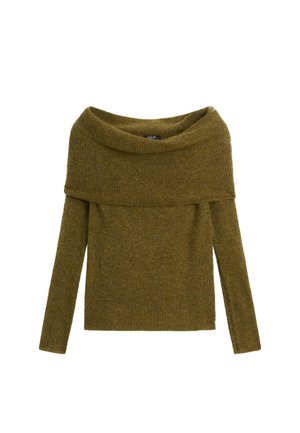 Olivgrön off-the-shoulder tröja i mjukt stickat material, med långa ärmar och en avslappnad passform samt vikbar halsringning.