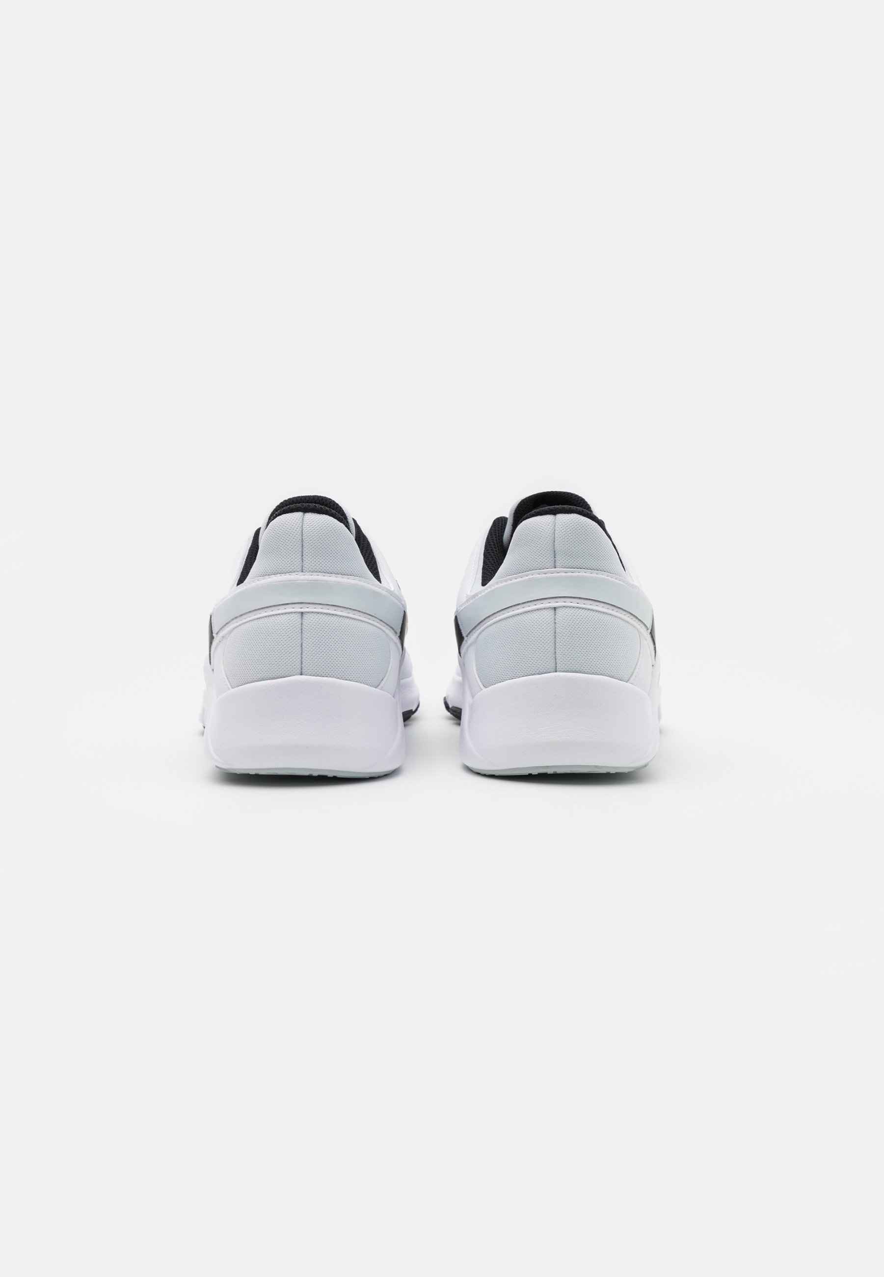 Nike Performance LEGEND ESSENTIAL 2 - Training shoe - pure  platinum/black/white/light grey - Zalando.co.uk