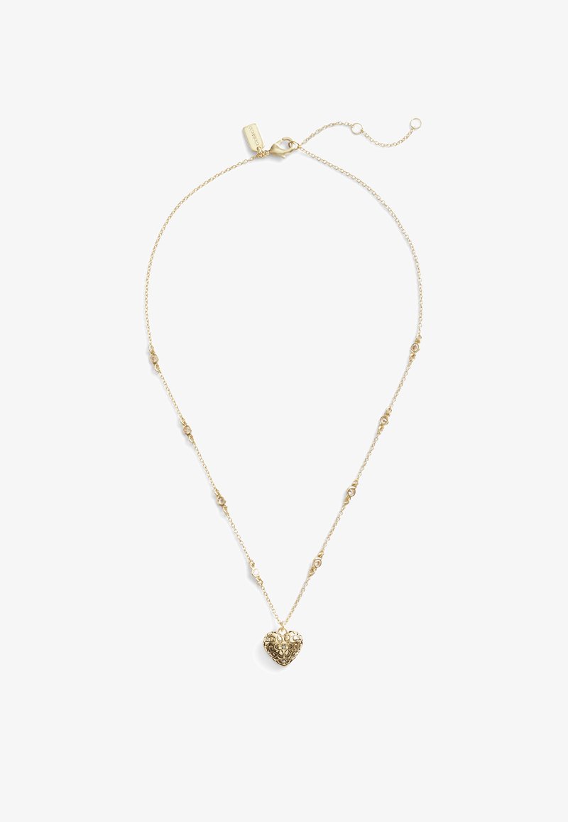 Guldkæde med et struktureret hjert charm, der har små dekorative led og en clasps. Hjertet er intrikat designet med et mønster.